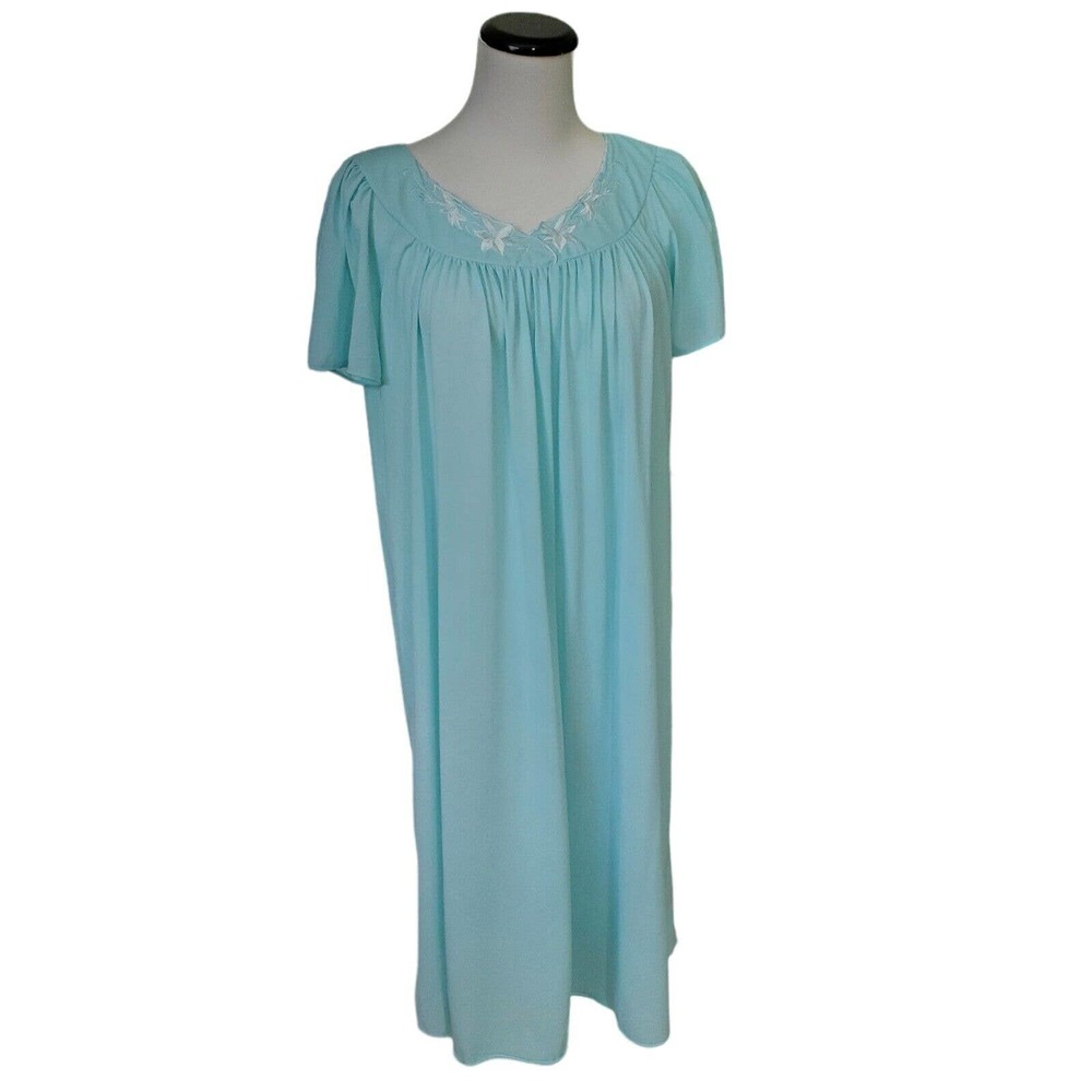 Miss Elaine Classics Womens Size Small 100% Nylon Gown Flutter Sleeve